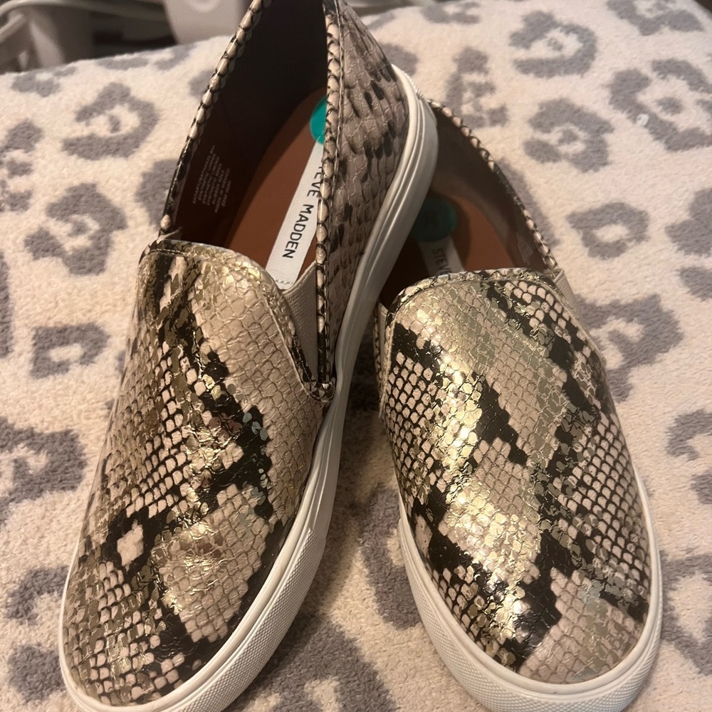 Steve Madden snakeskin sneakers Size 8